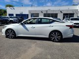 Used 2021 Nissan Altima 2.5 SR w/ SR Premium Package image 2