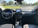 Used 2022 Ford Escape Titanium w/ Class II Trailer Tow Package image 4
