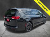 Used 2023 Chrysler Voyager LX image 3