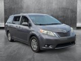 Used 2015 Toyota Sienna XLE Premium image 3