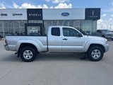 Used 2011 Toyota Tacoma 4x4 Access Cab image 2