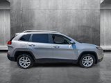 Used 2017 Jeep Cherokee Latitude w/ Comfort/Convenience Group image 4