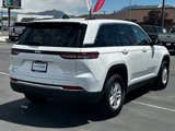 Used 2023 Jeep Grand Cherokee Laredo image 5