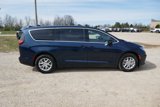 New 2025 Chrysler Pacifica Select image 3