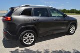 Used 2017 Jeep Cherokee Latitude image 5