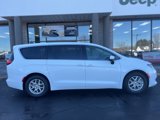 Used 2022 Chrysler Voyager LX image 2