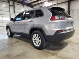 Used 2021 Jeep Cherokee Latitude image 3