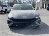 Used 2024 Hyundai Elantra Blue image 2