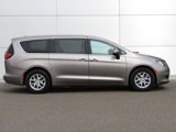 Used 2017 Chrysler Pacifica LX image 4