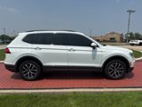 Used 2021 Volkswagen Tiguan SE w/ Panoramic Sunroof Package image 5