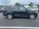 Used 2017 Ford Explorer XLT w/ Equipment Group 202A image 6