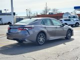 Used 2022 Toyota Camry SE image 3