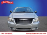 Used 2006 Chrysler Town & Country image 2