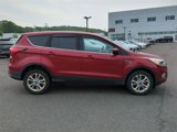 Used 2019 Ford Escape SE image 2