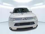 Used 2014 Mitsubishi Outlander SE image 2