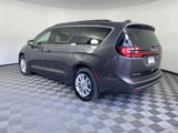 Used 2021 Chrysler Pacifica Touring image 3