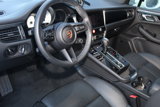 Certified 2025 Porsche Macan image 4