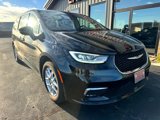 Used 2023 Chrysler Pacifica Touring-L image 2