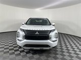 Used 2022 Mitsubishi Outlander SE image 2