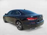 Used 2022 Volkswagen Passat 2.0T SE image 3