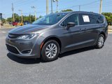Used 2018 Chrysler Pacifica Touring Plus image 2