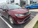 Used 2018 Chrysler Pacifica Touring-L w/ Tire & Wheel Group image 3