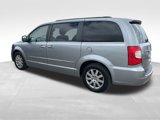 Used 2016 Chrysler Town & Country Touring w/ Driver Convenience Group image 3