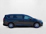 Used 2020 Chrysler Pacifica Touring-L image 4