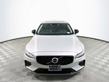 Certified 2025 Volvo S60 B5 Core image 2