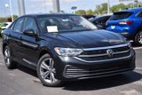 Certified 2024 Volkswagen Jetta SE w/ Panoramic Sunroof Package image 2