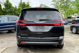 Used 2023 Chrysler Pacifica Touring-L image 4