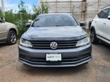 Used 2017 Volkswagen Jetta SE image 2