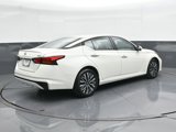 Used 2023 Nissan Altima 2.5 SV image 2