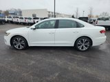 Used 2021 Volkswagen Passat 2.0T SE image 2