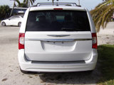 Used 2016 Chrysler Town & Country Touring image 6