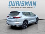 Used 2023 Mitsubishi Outlander SE image 3