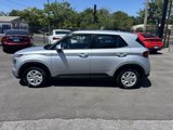 Used 2021 Hyundai Venue SE image 2