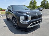 Used 2022 Mitsubishi Outlander SE image 2