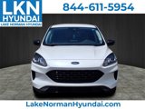 Used 2022 Ford Escape SE w/ SE Sport Appearance Package image 2