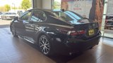 Used 2022 Toyota Camry SE image 4
