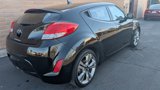 Used 2017 Hyundai Veloster Value Edition image 5