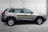 Used 2018 Jeep Cherokee Latitude w/ Cold Weather Group image 2