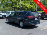 Used 2023 Chrysler Pacifica Touring-L image 3