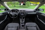 Used 2017 Volkswagen Jetta SE image 2