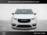 Used 2023 Chrysler Pacifica Touring-L image 2
