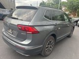 Used 2021 Volkswagen Tiguan SE w/ Panoramic Sunroof Package image 5