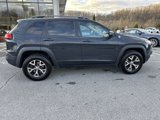Used 2017 Jeep Cherokee Trailhawk image 4