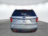 Used 2017 Ford Explorer XLT w/ Equipment Group 202A image 5