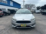 Used 2015 Ford Focus SE w/ SE Sport Package image 3