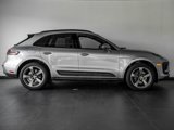 Certified 2024 Porsche Macan image 6